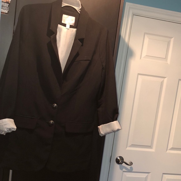 Blazer - Picture 2 of 2